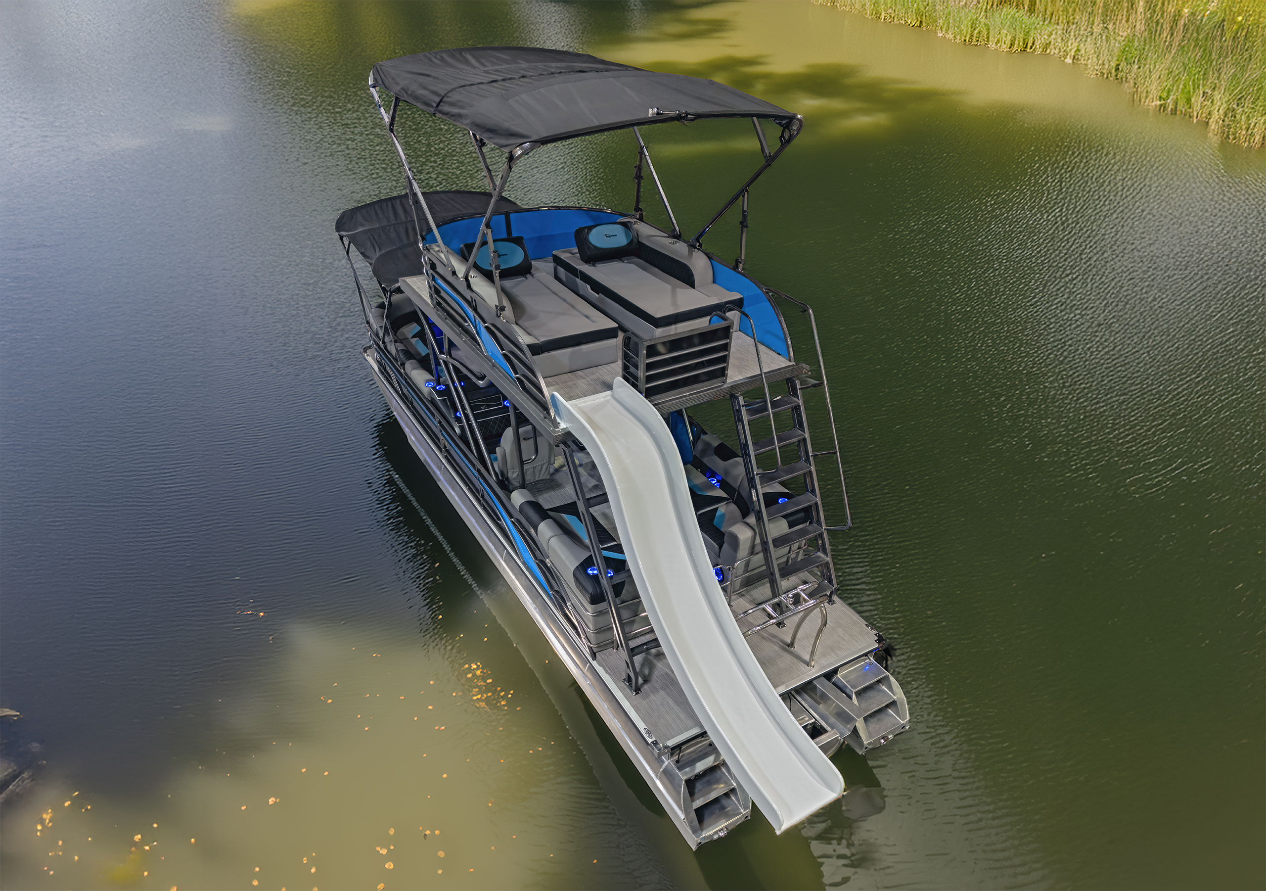 T30_DoubleDecker_media_LS-4