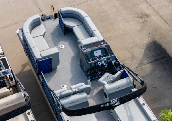 2024 T-24 Limited Lounge Tritoon - Blue / Gray - 150HP | 20242 - Image 8