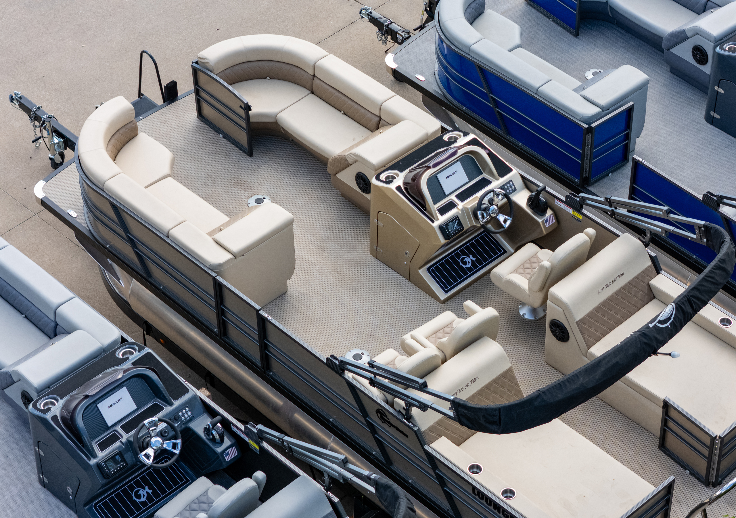 2024 T-24 Max Tritoon - Tan / Tan - 150HP | 20243 - Image 7