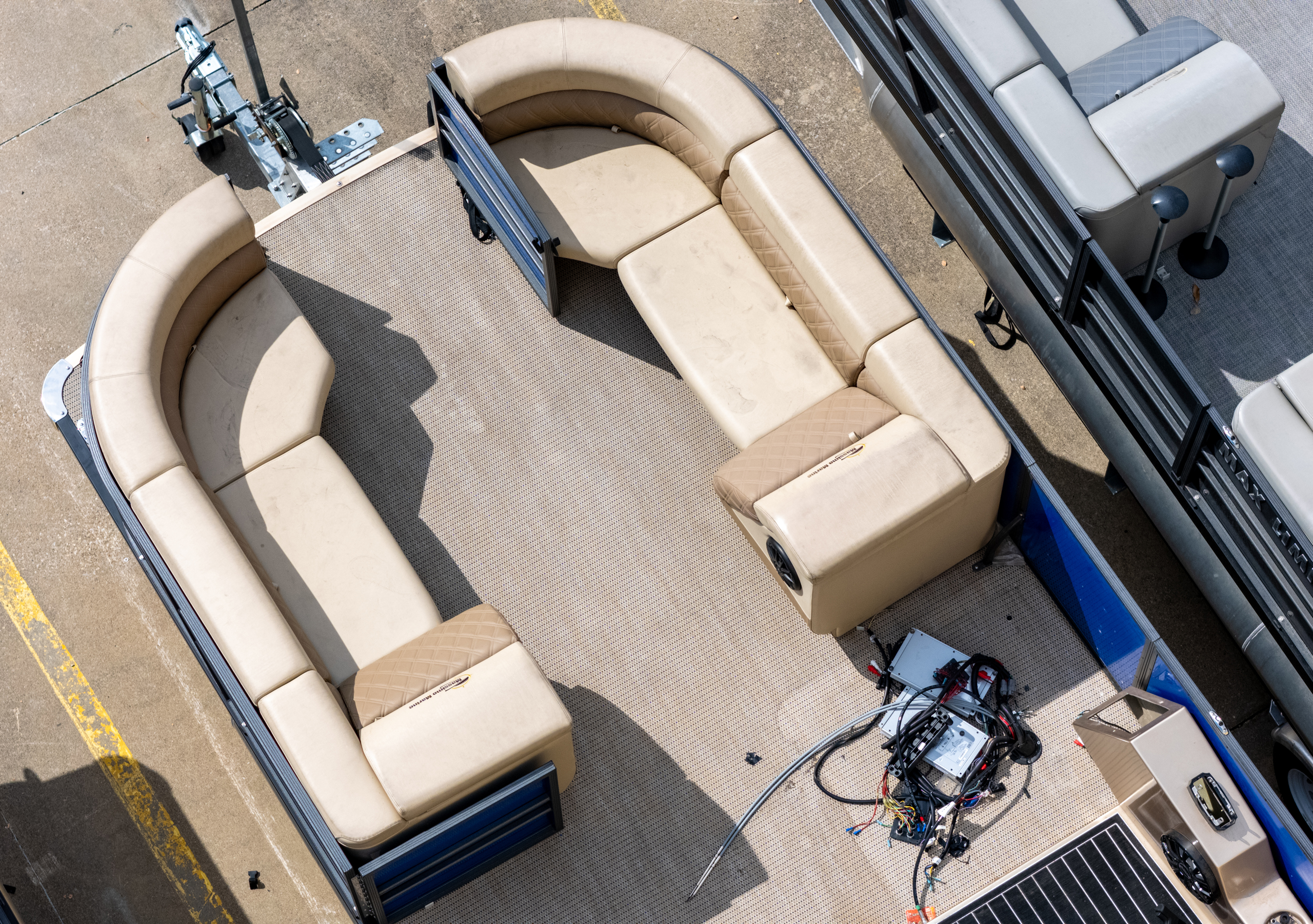 2024 P-24 Max Pontoon - Blue / Tan - 150HP | 20247 - Image 5