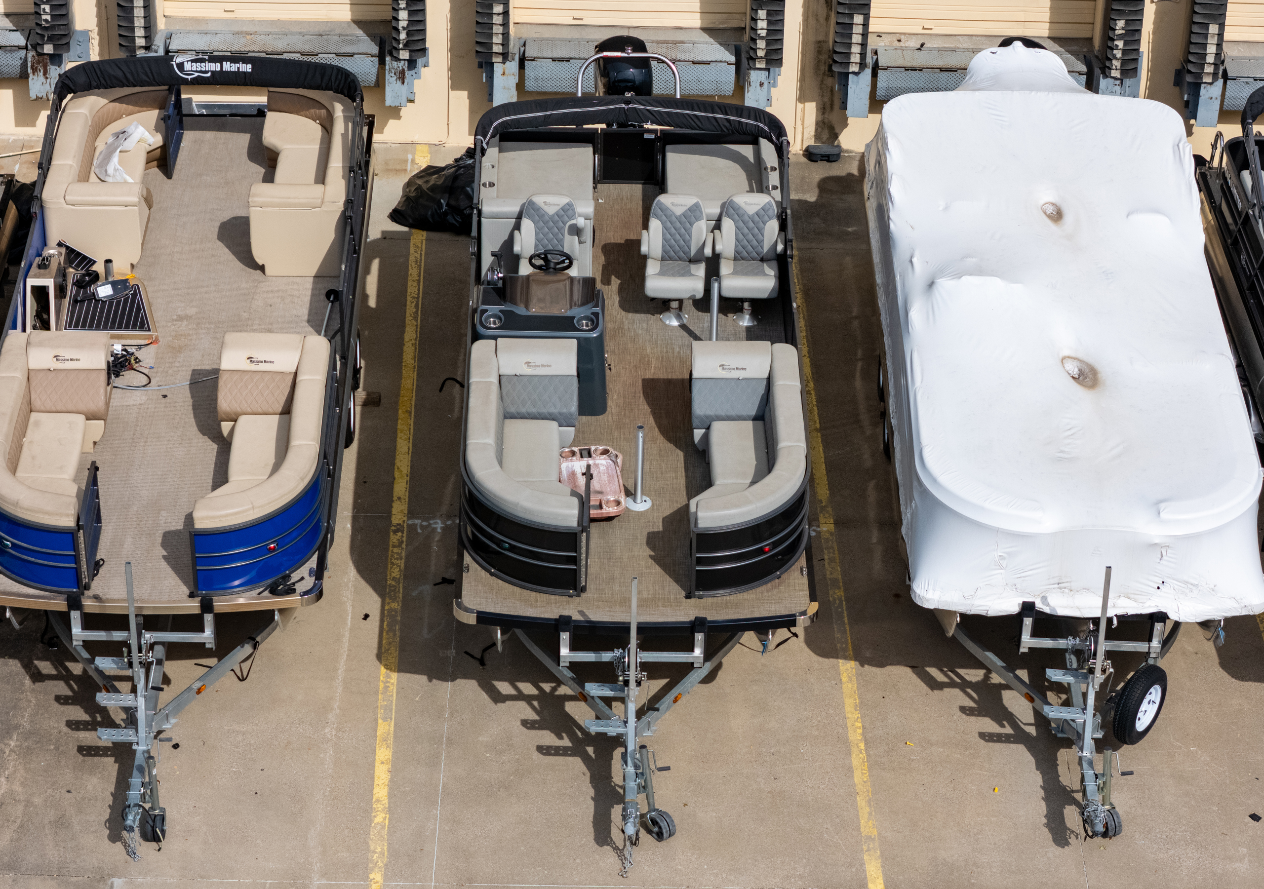 2024 T-24 Limited Lounge Tritoon - Black / Gray - 150HP | 20248 - Image 2