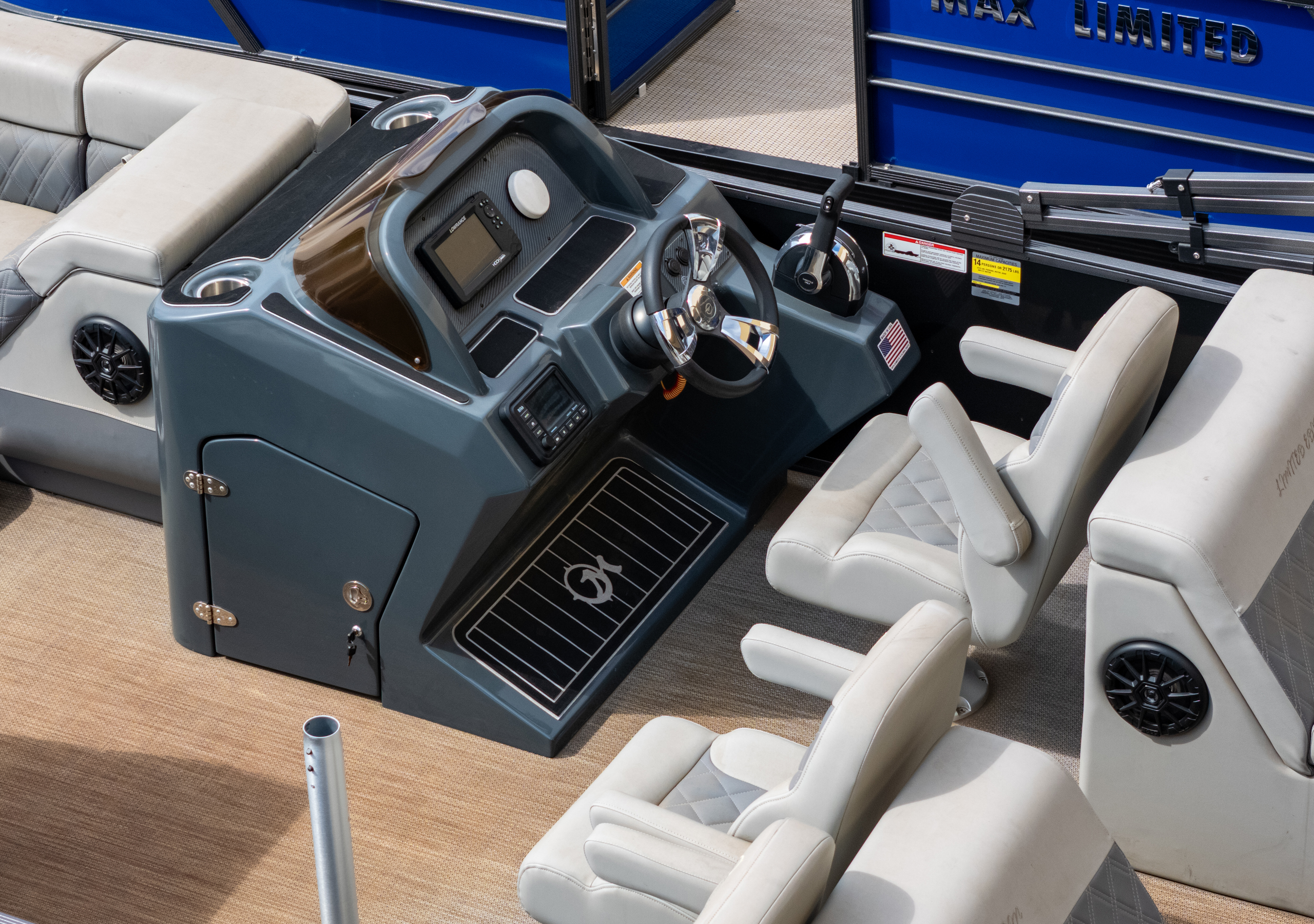 2024 T-24 Limited Lounge Tritoon - Black / Gray - 150HP | 20248 - Image 6