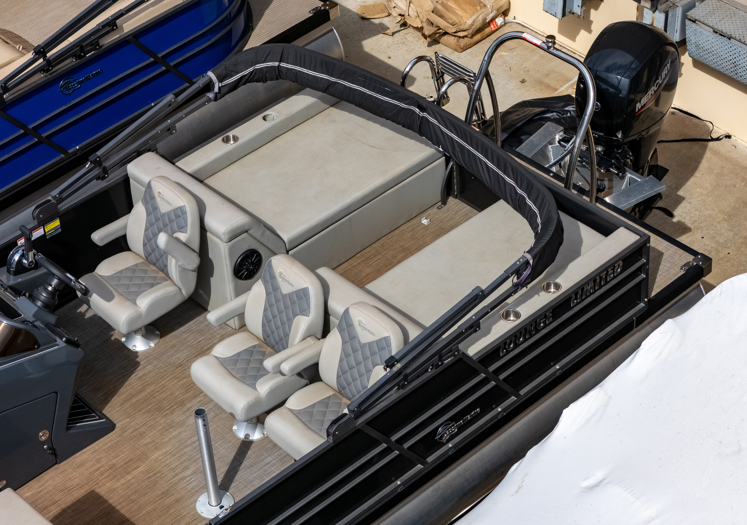 2024 T-24 Limited Lounge Tritoon - Black / Gray - 150HP | 20248 - Image 8